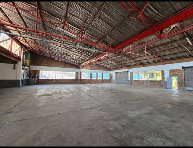 1,554M² WAREHOUSE TO LET IN BENROSE